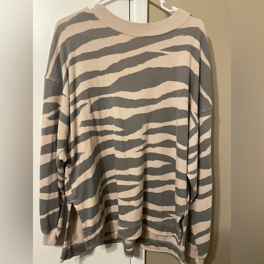 American Eagle Zebra Print Crewneck